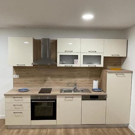 Apartmani Daisy เวลิคาโกริตซา ภายนอก รูปภาพ