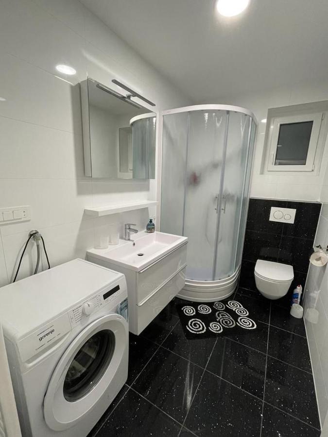 Apartmani Daisy เวลิคาโกริตซา ภายนอก รูปภาพ