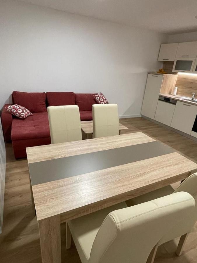 Apartmani Daisy เวลิคาโกริตซา ภายนอก รูปภาพ