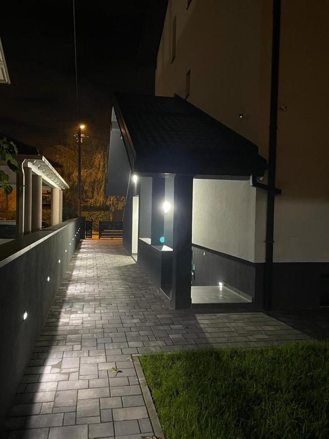 Apartmani Daisy เวลิคาโกริตซา ภายนอก รูปภาพ